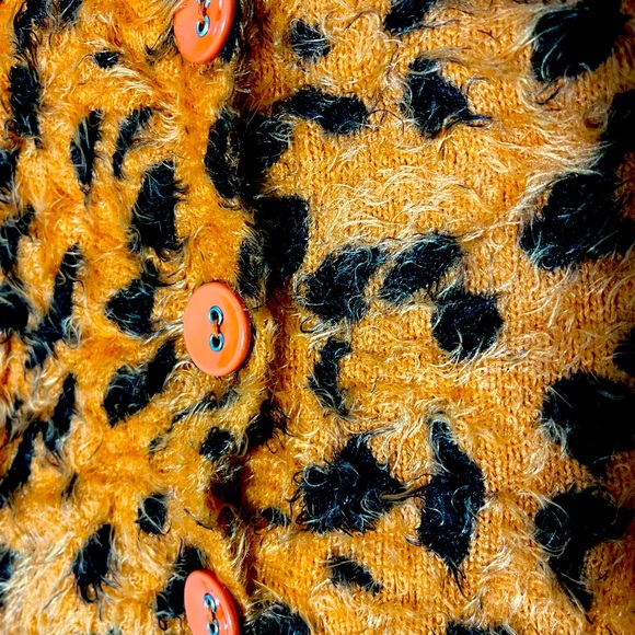 Fuzzy Orange Leopard Cardigan 🐆 - Picture 2 of 2